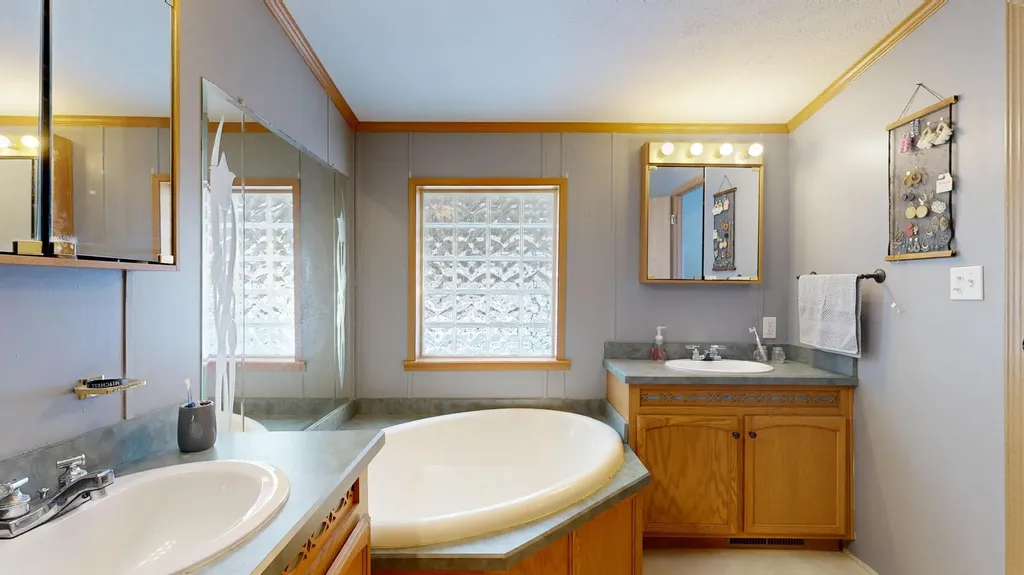 10 Smart Lane Monmouth ME 04259