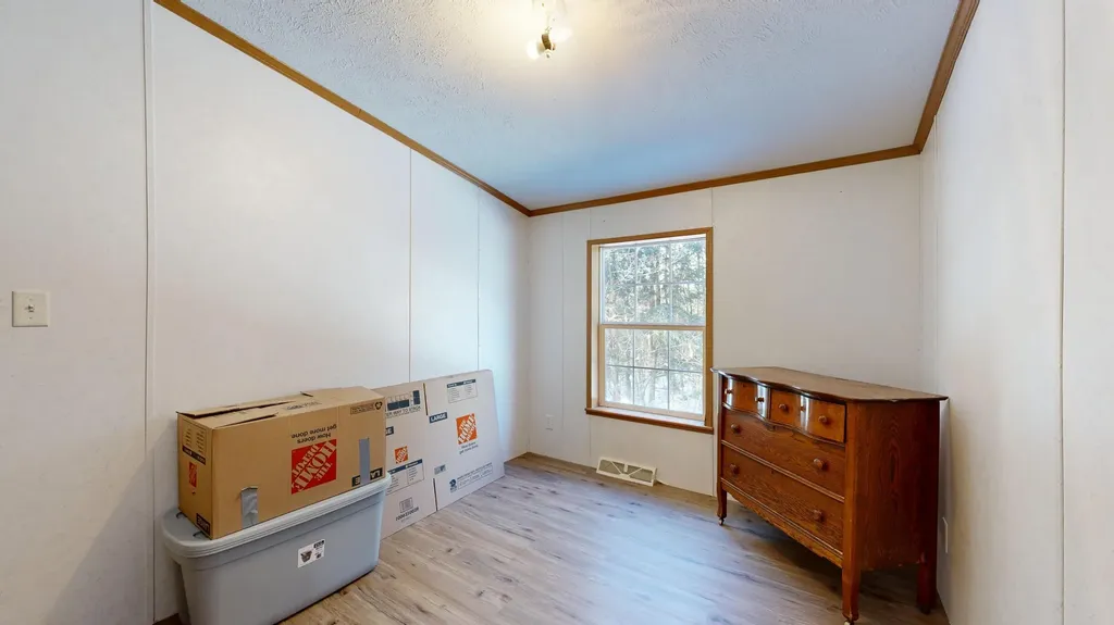 10 Smart Lane Monmouth ME 04259