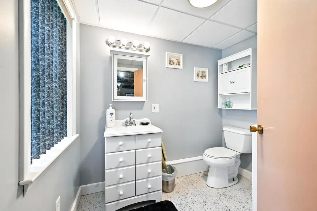 418 East Shore Road Peru ME 04290