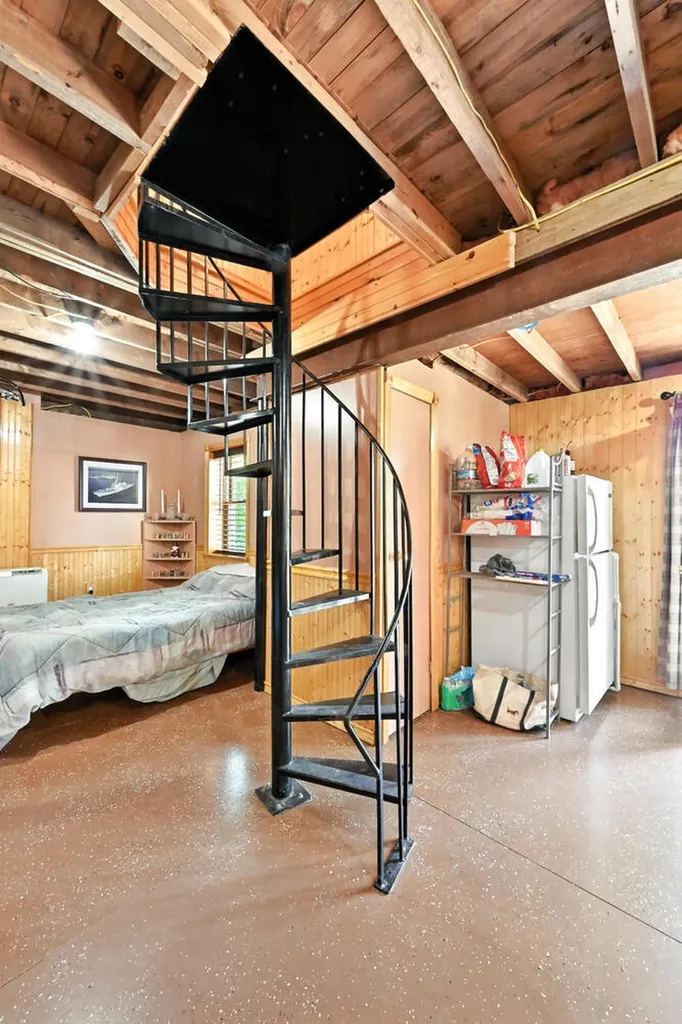 418 East Shore Road Peru ME 04290