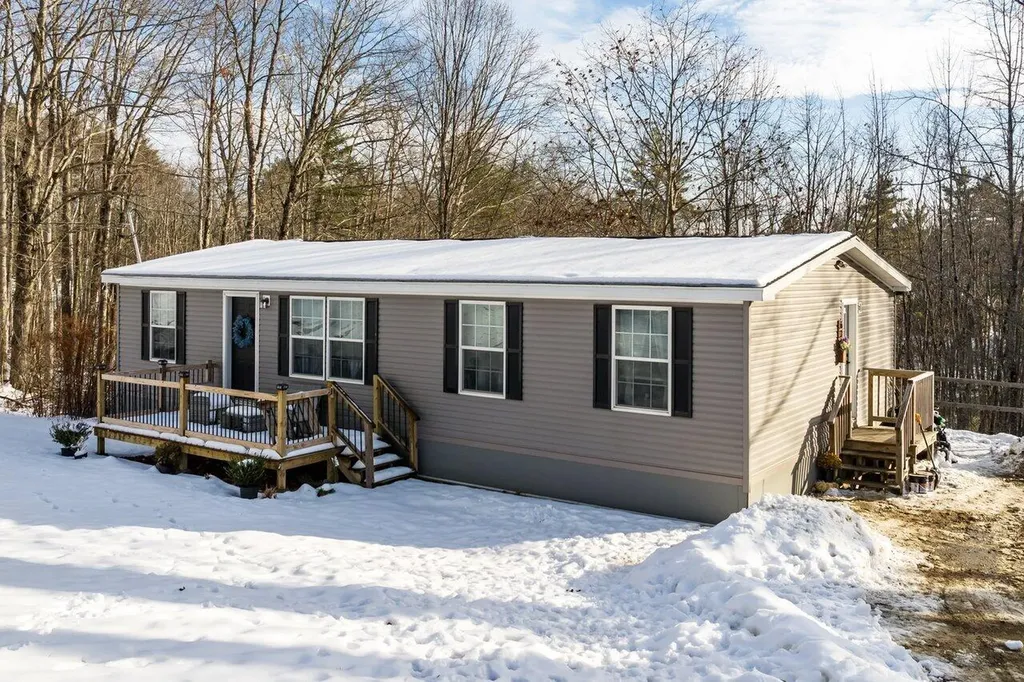 63 Dandy Road Acton ME 04001