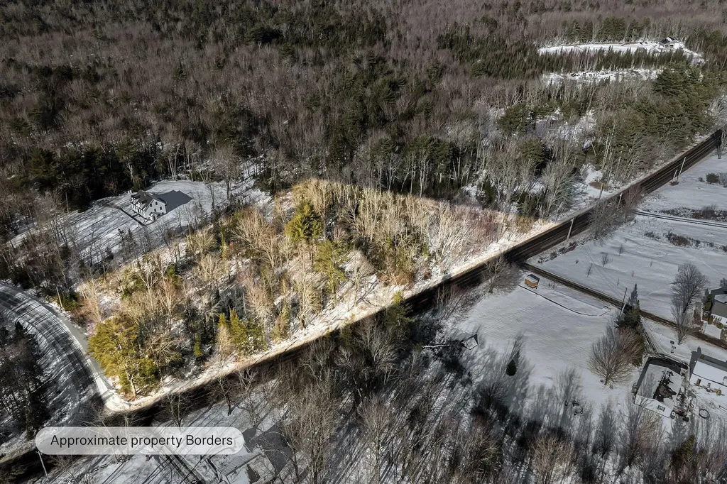 9 Backmeadow Road Waldoboro ME 04572