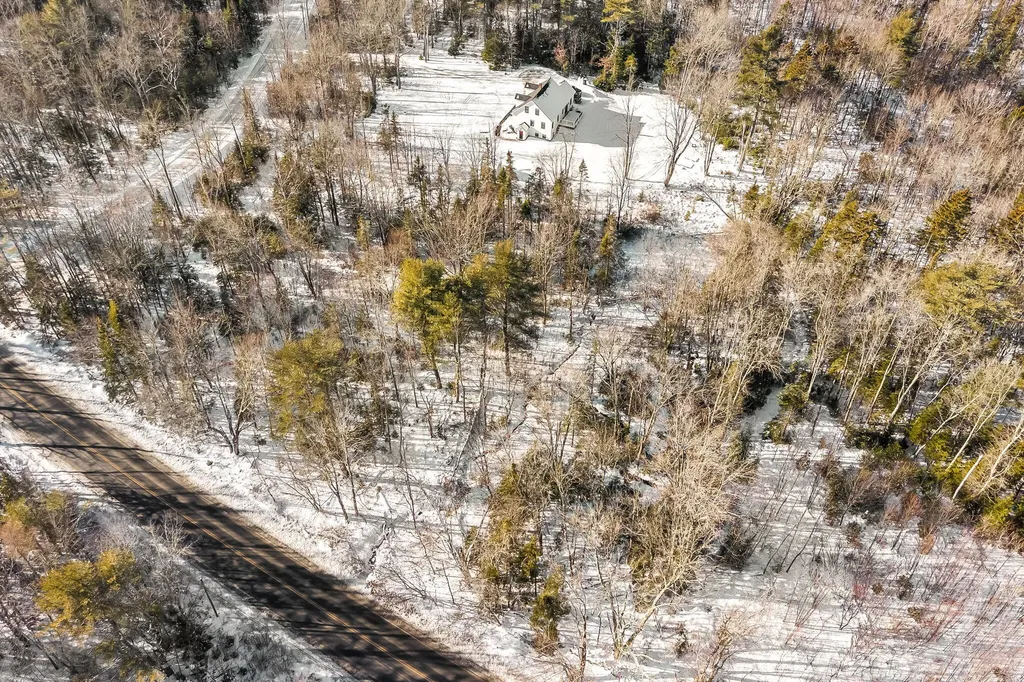 9 Backmeadow Road Waldoboro ME 04572