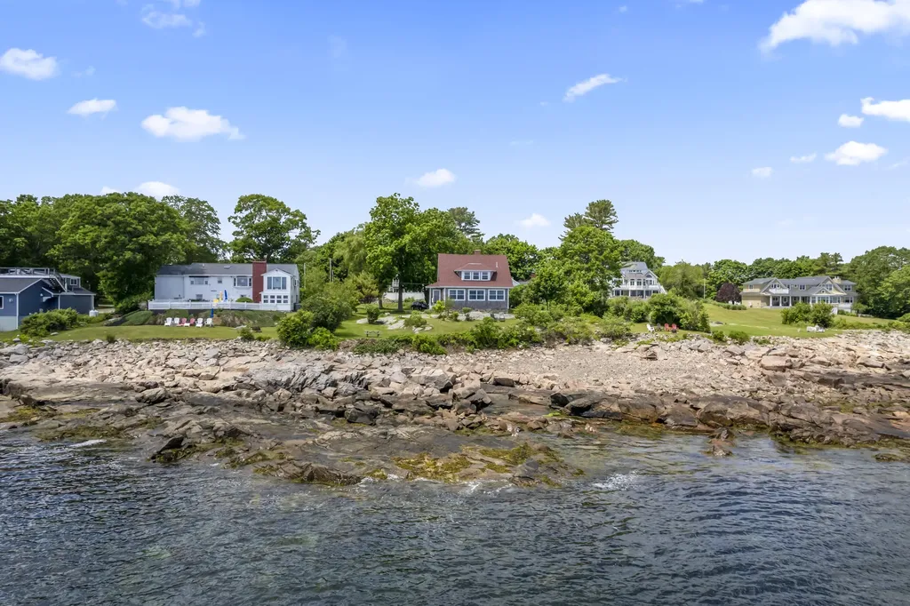 4 Hamlin Place York ME 03909