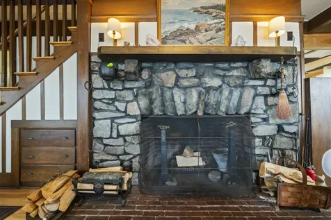 4 Hamlin Place York ME 03909