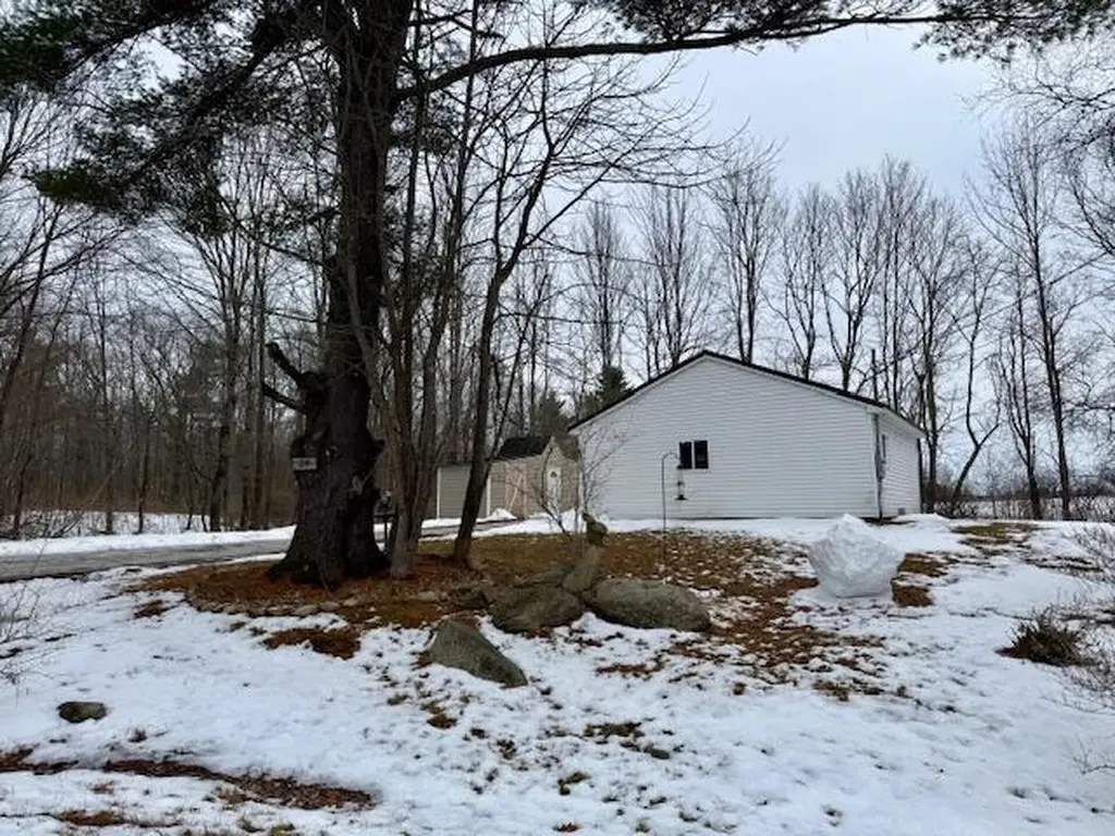 29 Old Meadow Road Vassalboro ME 04989