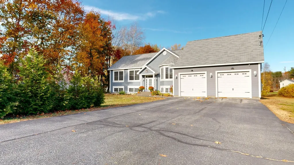 18 Larrabee Road Lewiston ME 04240