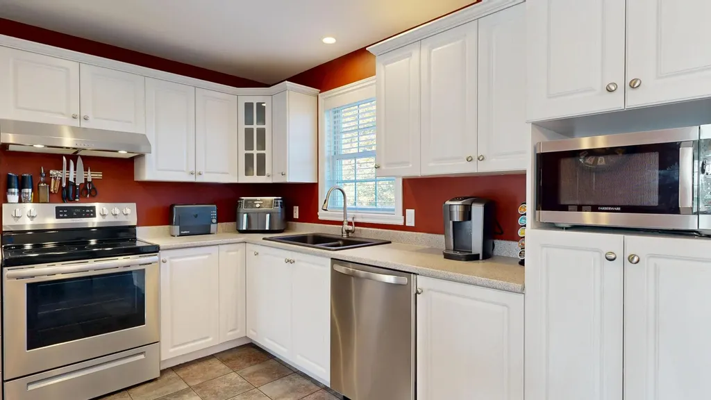 18 Larrabee Road Lewiston ME 04240