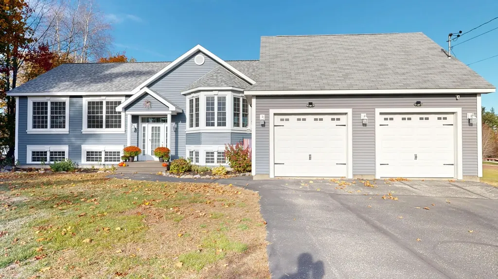 18 Larrabee Road Lewiston ME 04240