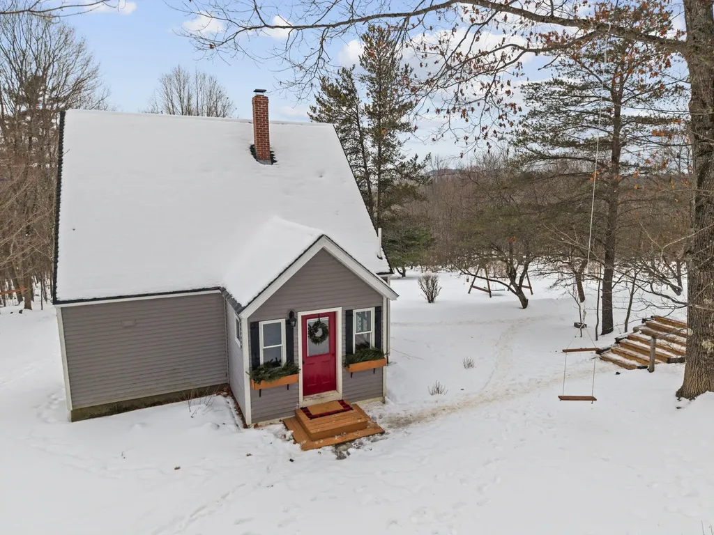 406 Pinnacle Road Canaan ME 04924
