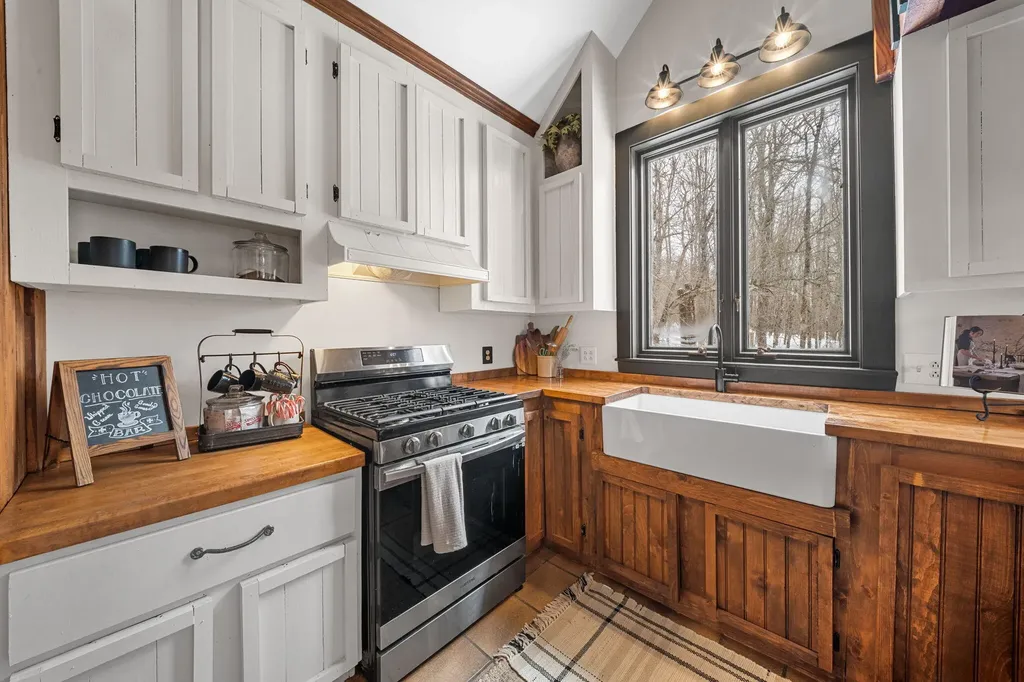 406 Pinnacle Road Canaan ME 04924
