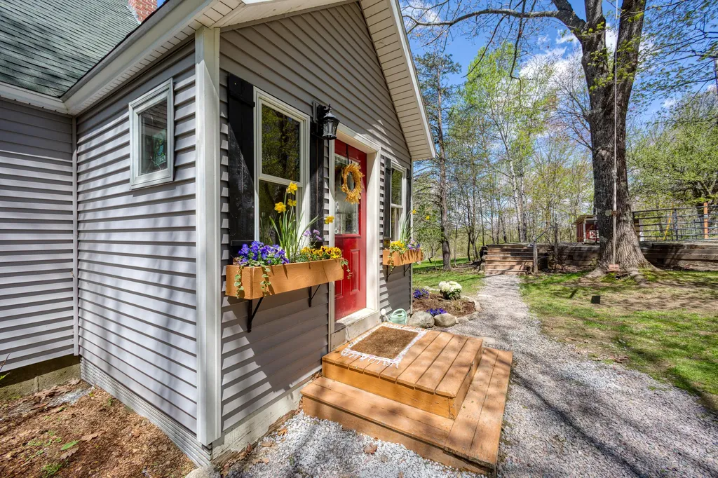 406 Pinnacle Road Canaan ME 04924