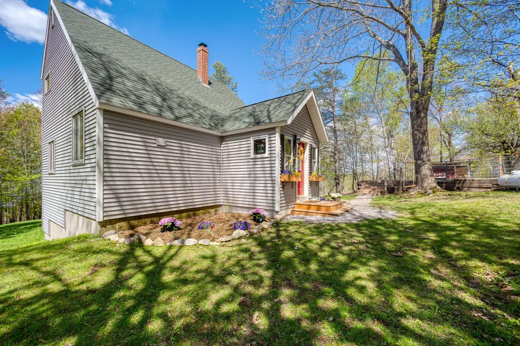 406 Pinnacle Road Canaan ME 04924