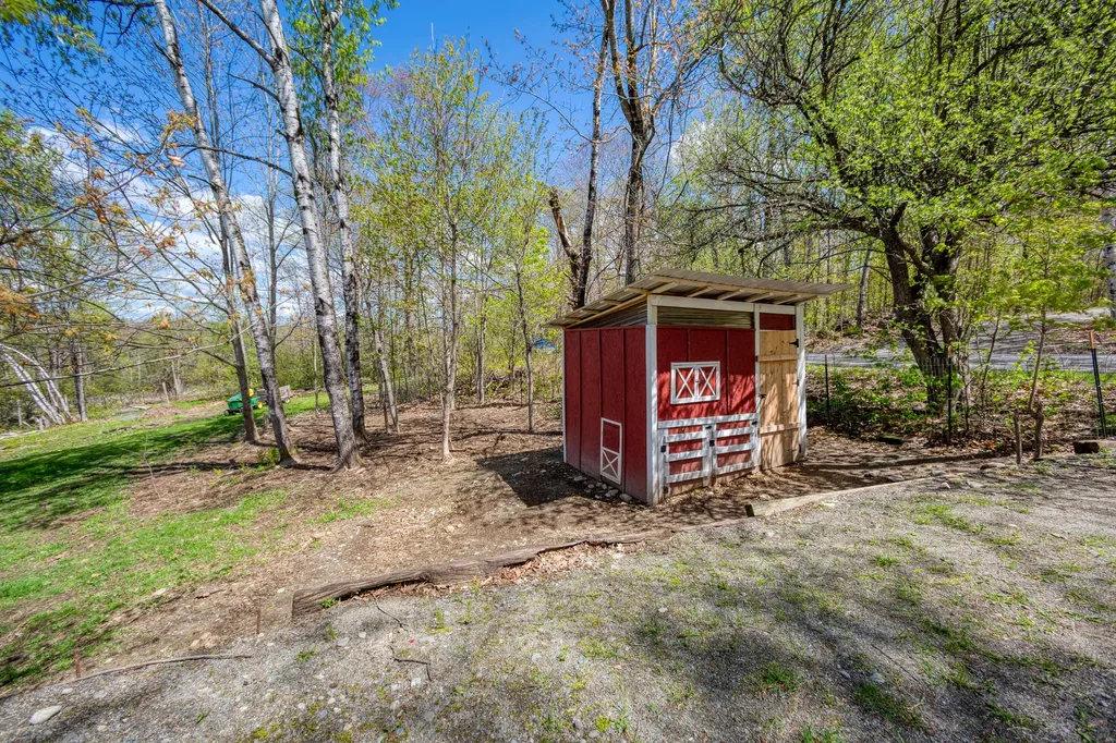 406 Pinnacle Road Canaan ME 04924