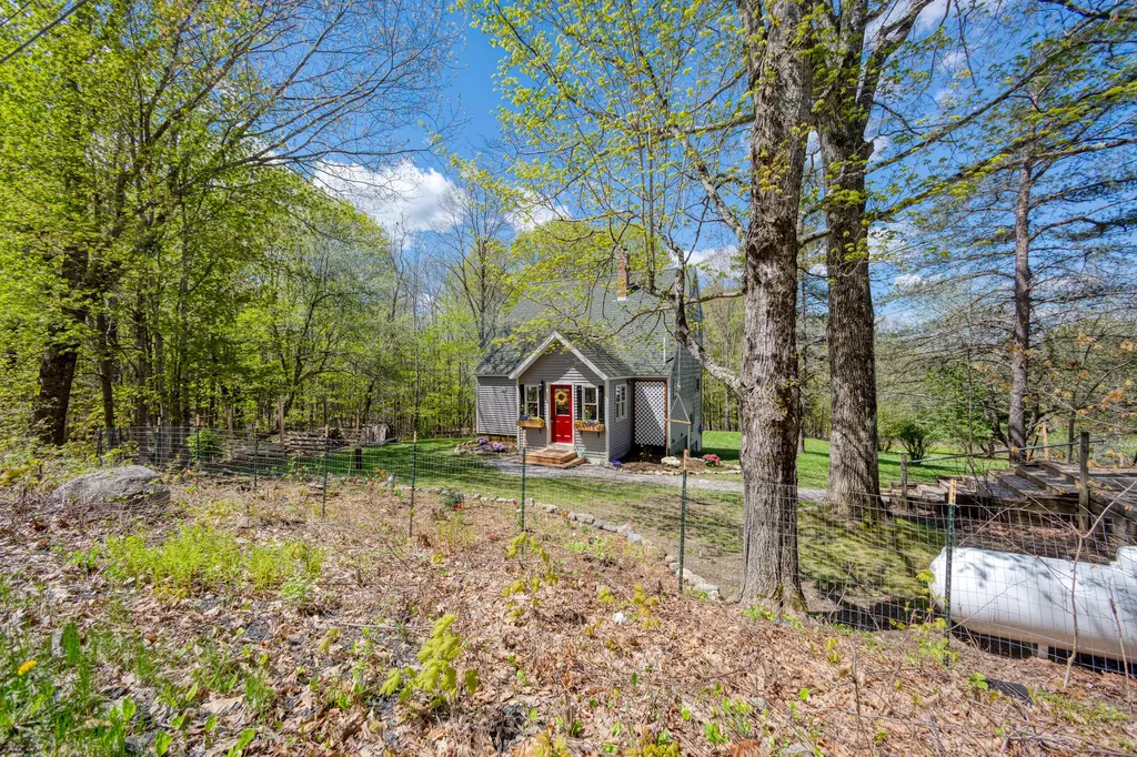 406 Pinnacle Road Canaan ME 04924