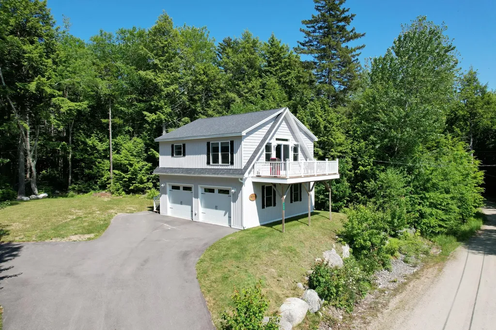 123 Estes Way Eastbrook ME 04634