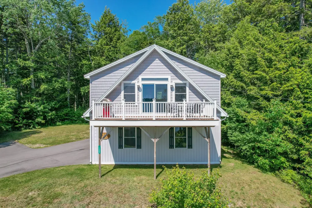 123 Estes Way Eastbrook ME 04634