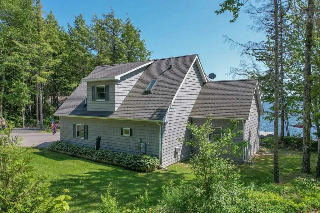 123 Estes Way Eastbrook ME 04634