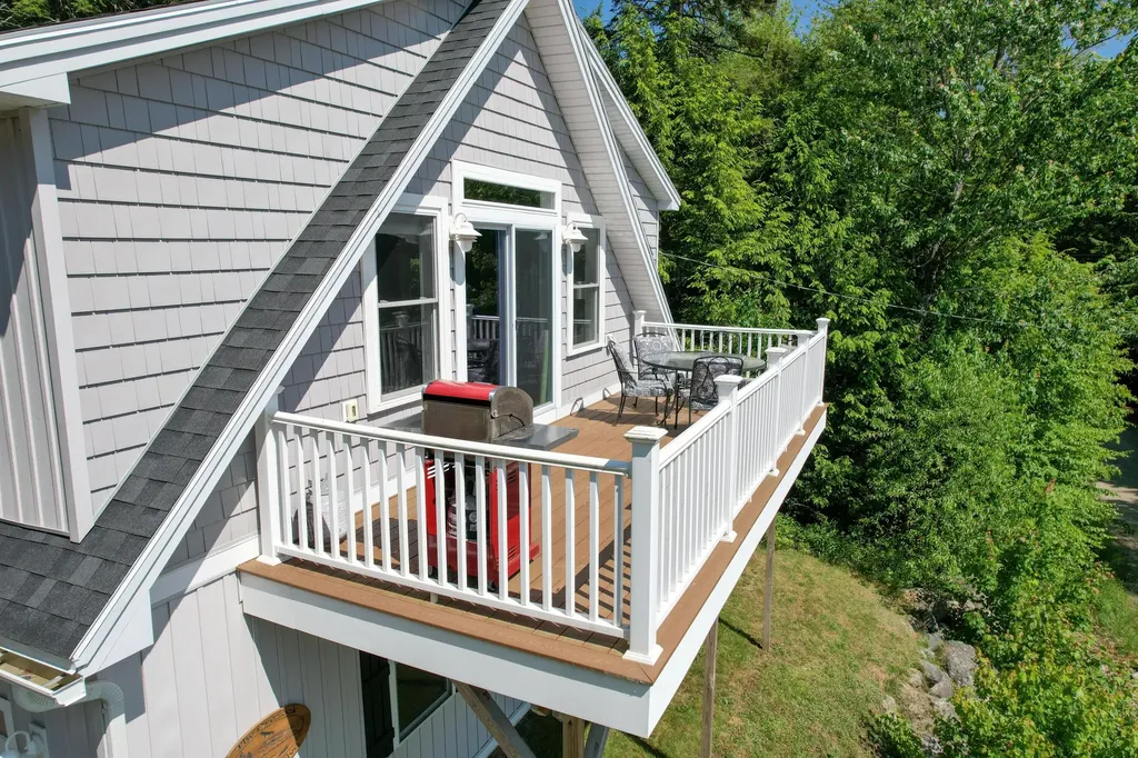 123 Estes Way Eastbrook ME 04634