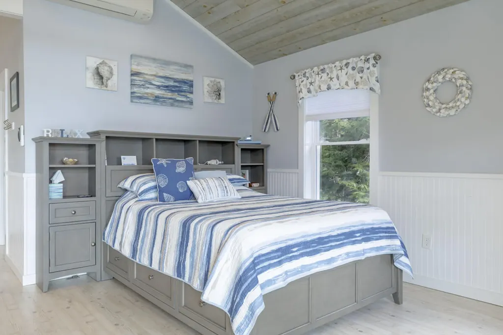 123 Estes Way Eastbrook ME 04634
