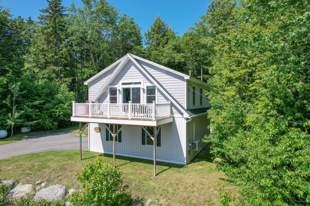 123 Estes Way Eastbrook ME 04634