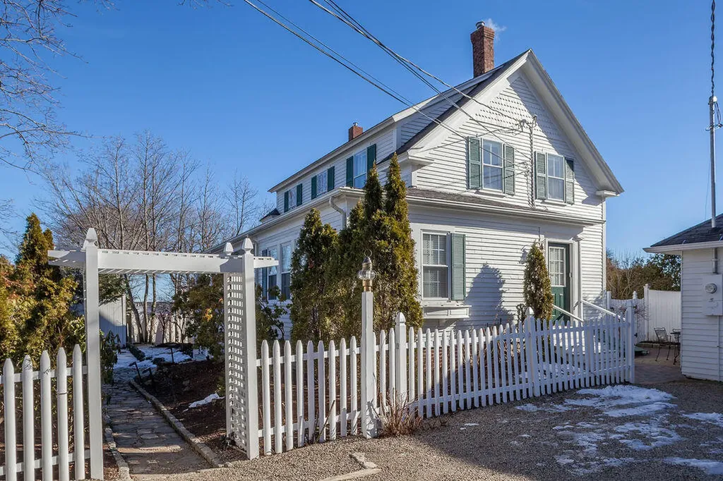 25 Shore Road Ogunquit ME 03907
