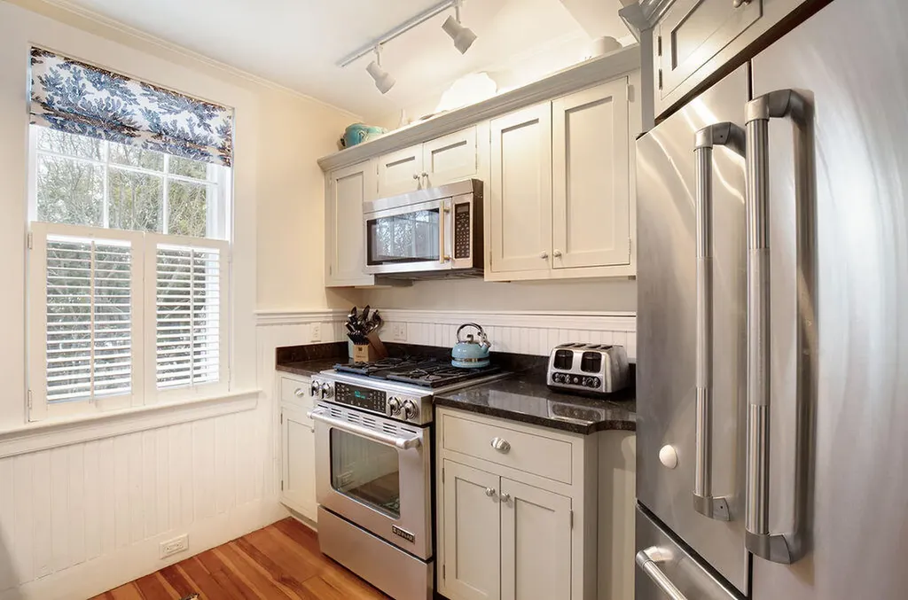 25 Shore Road Ogunquit ME 03907
