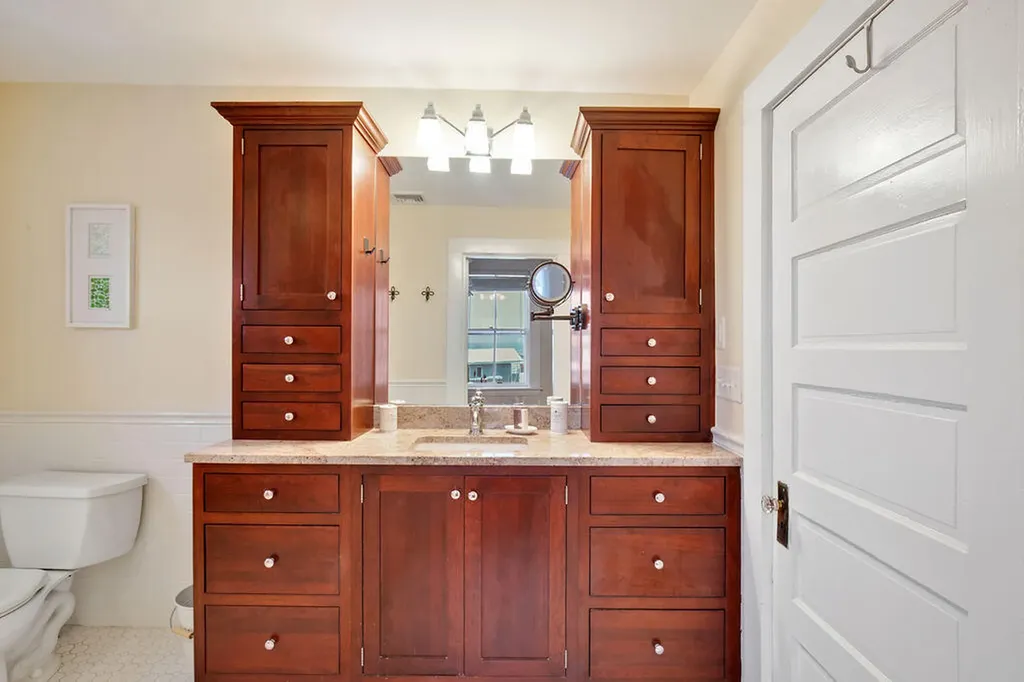 25 Shore Road Ogunquit ME 03907