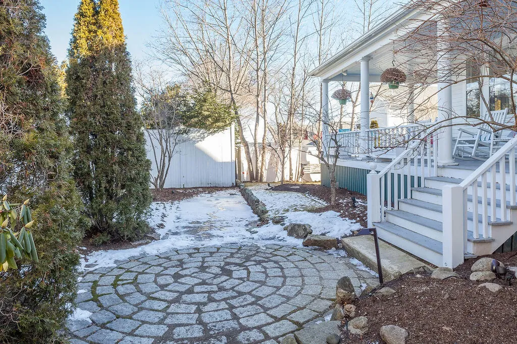 25 Shore Road Ogunquit ME 03907