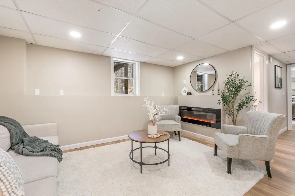 25 Spring Lake Drive Waterboro ME 04061