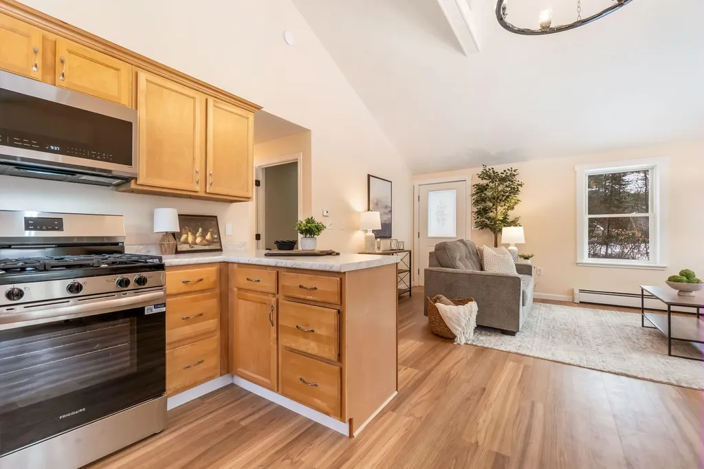 25 Spring Lake Drive Waterboro ME 04061