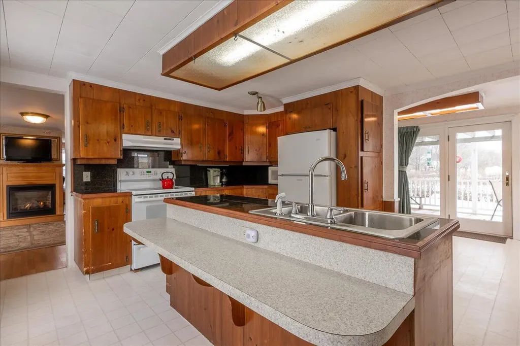 80 Holmes Street Rockland ME 04841