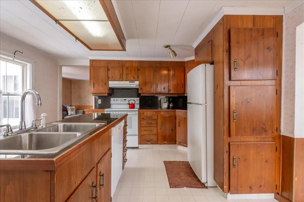 80 Holmes Street Rockland ME 04841