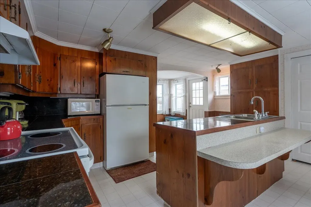 80 Holmes Street Rockland ME 04841