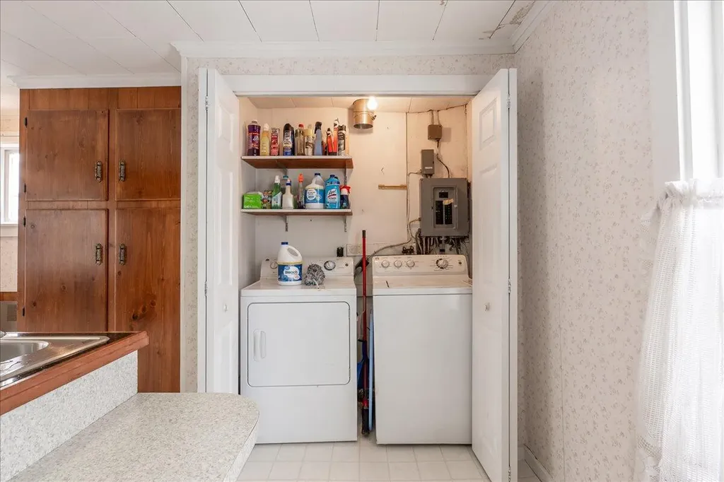 80 Holmes Street Rockland ME 04841