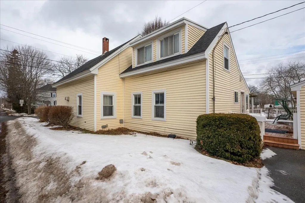 80 Holmes Street Rockland ME 04841