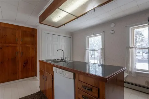 80 Holmes Street Rockland ME 04841