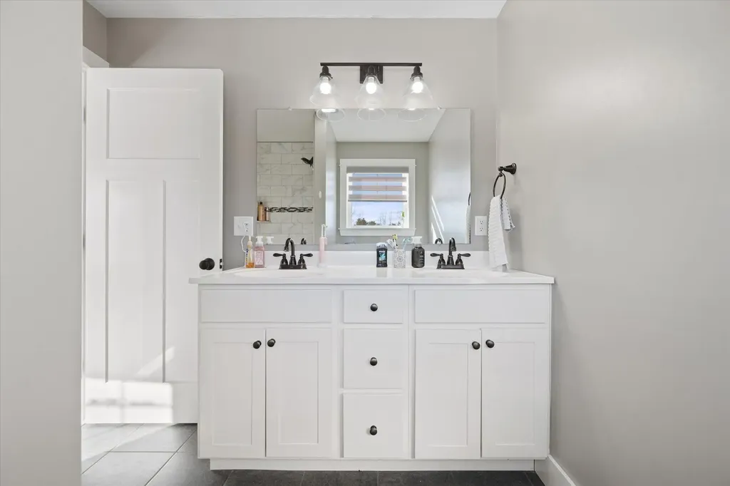 1197 Western Avenue Hampden ME 04444