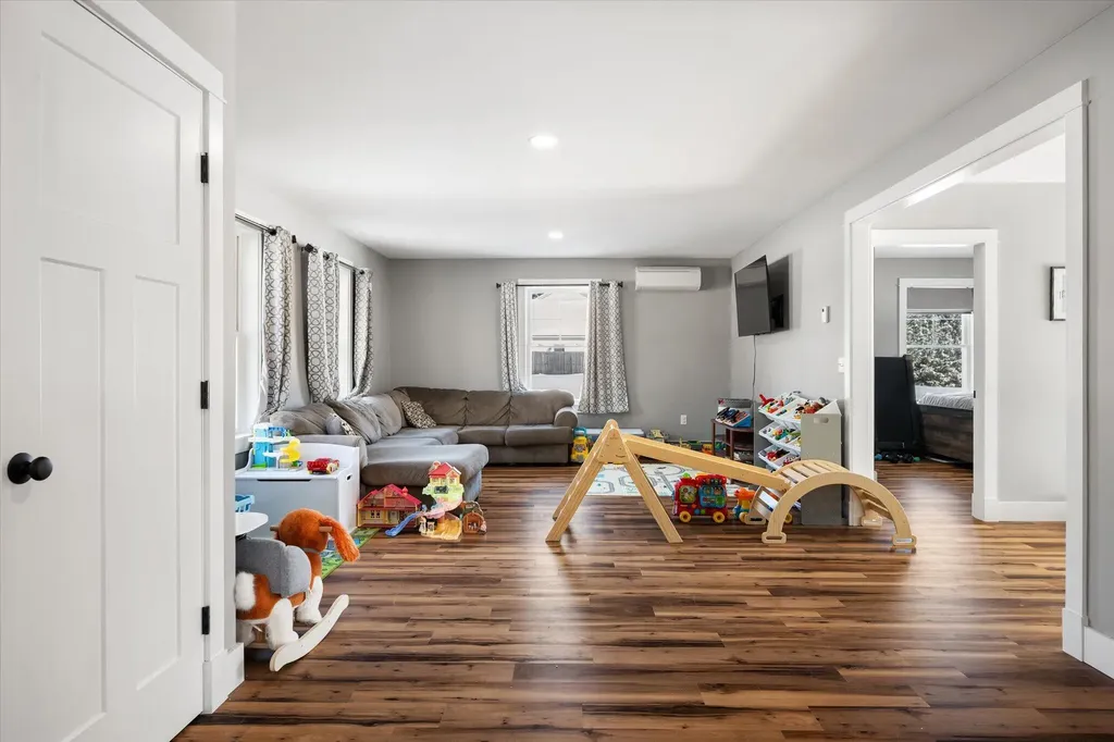 1197 Western Avenue Hampden ME 04444