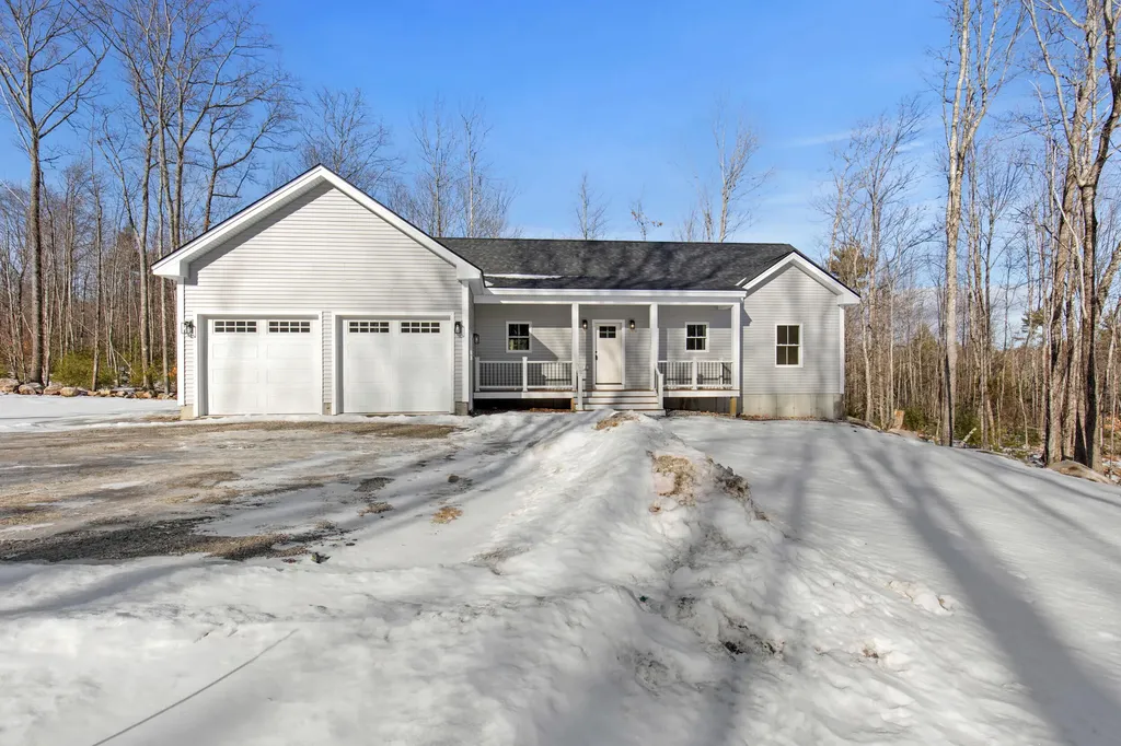 10 Evelyn's Way Hollis ME 04042