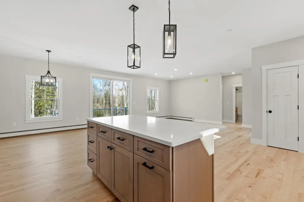 10 Evelyn's Way Hollis ME 04042
