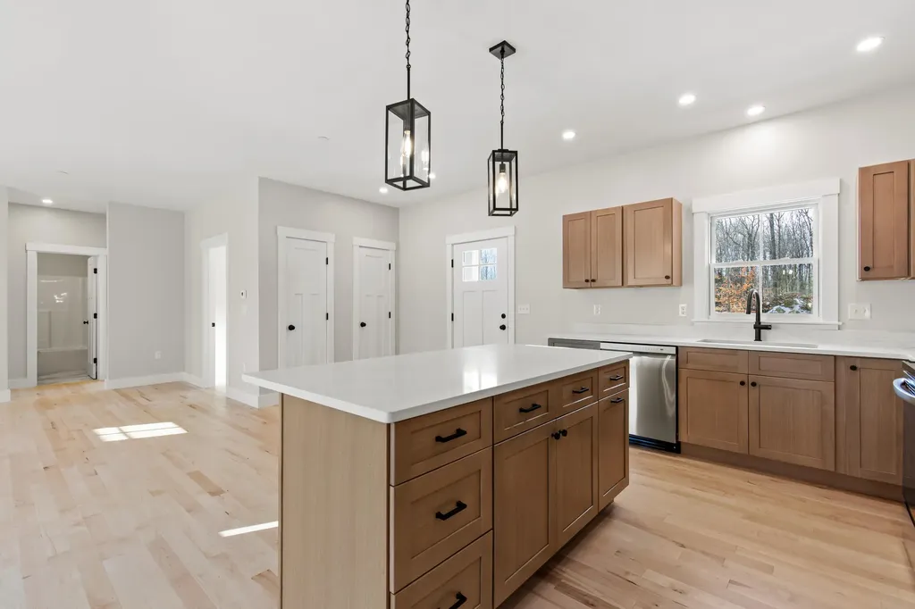 10 Evelyn's Way Hollis ME 04042