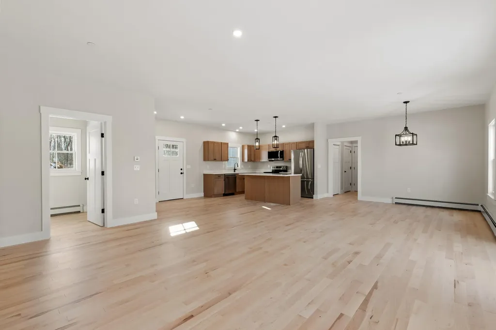 10 Evelyn's Way Hollis ME 04042