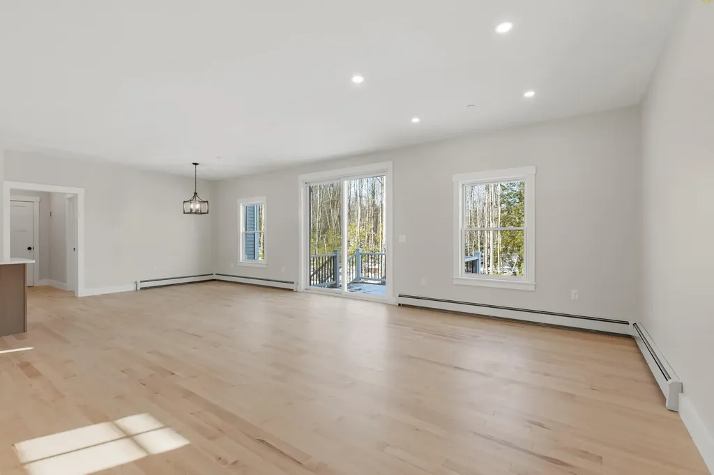 10 Evelyn's Way Hollis ME 04042