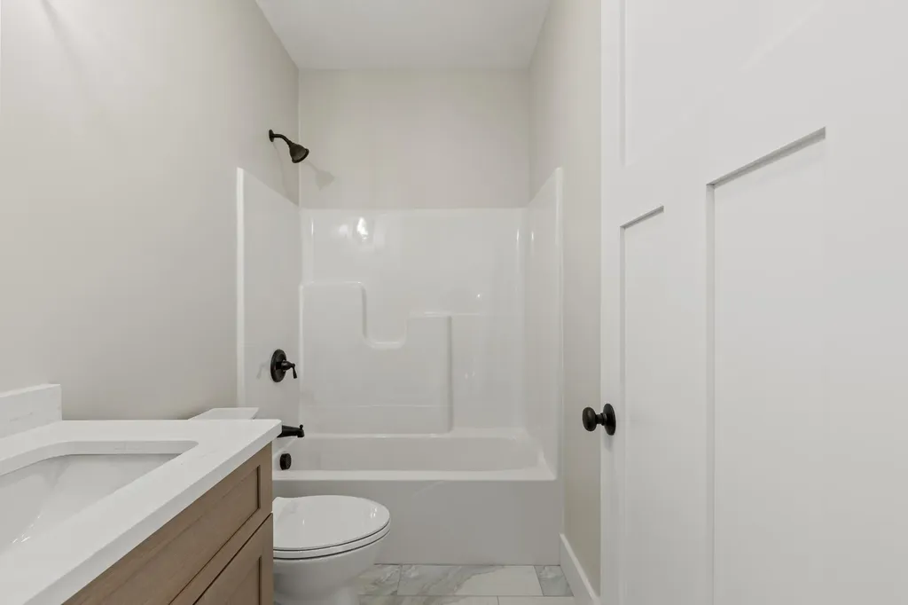 10 Evelyn's Way Hollis ME 04042