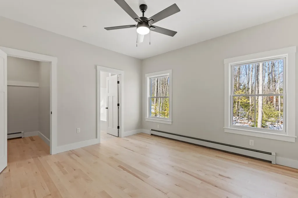 10 Evelyn's Way Hollis ME 04042