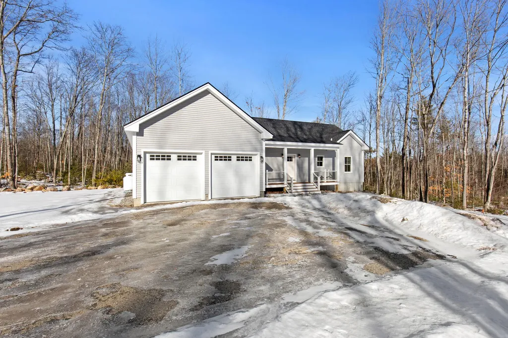 10 Evelyn's Way Hollis ME 04042