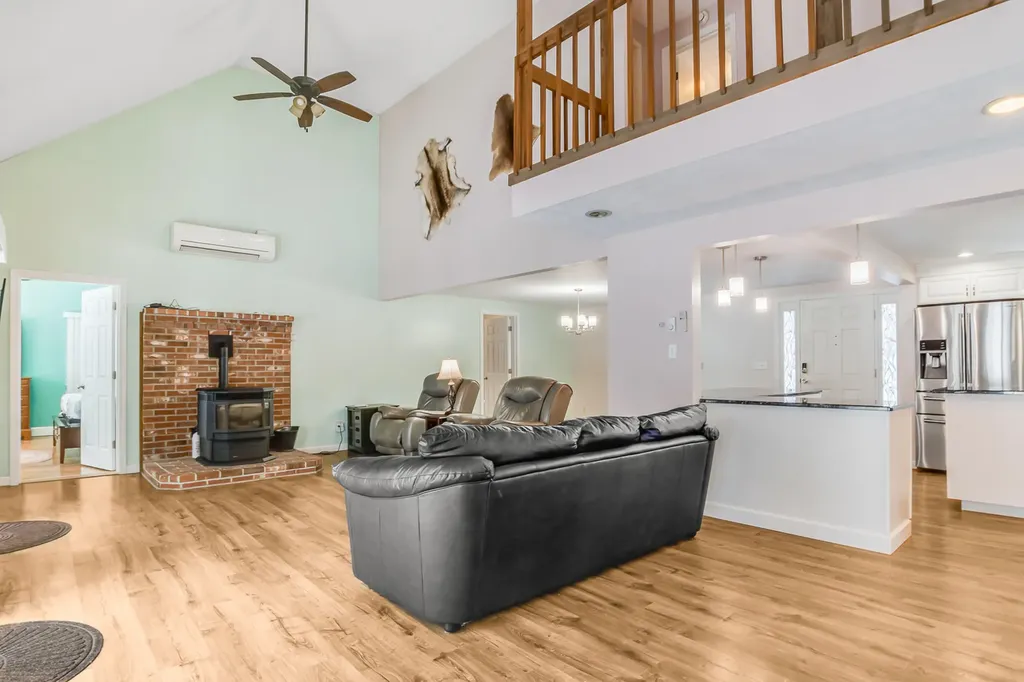 59 Crescent Drive Waterboro ME 04061