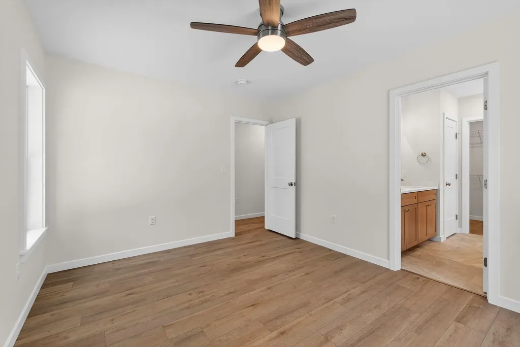 4 Brightons Way Poland ME 04274