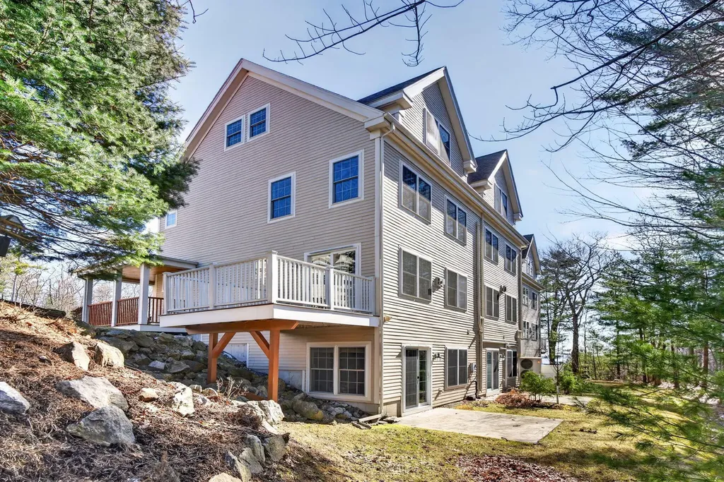 60 Ridge Road Portland ME 04103